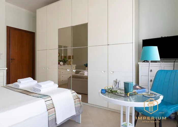 Imperium Aquaeductus - 5 Min Metro, 8 Pax, 4 Bdrm, 2 Baths, A-c, Park View Apartament Rzym