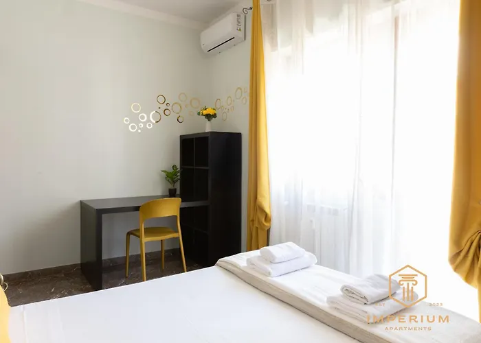 Imperium Aquaeductus - 5 Min Metro, 8 Pax, 4 Bdrm, 2 Baths, A-c, Park View Rzym