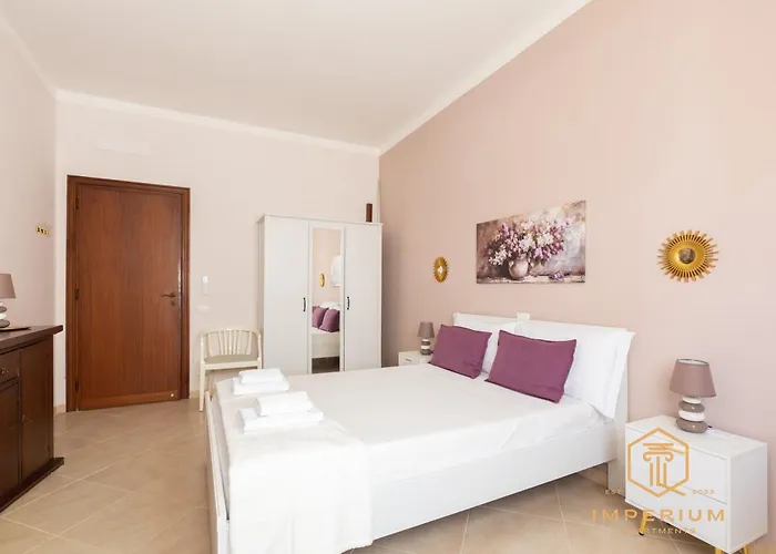 Apartament Imperium Aquaeductus - 5 Min Metro, 8 Pax, 4 Bdrm, 2 Baths, A-c, Park View