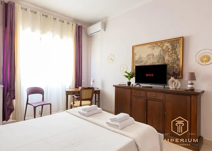 Imperium Aquaeductus - 5 Min Metro, 8 Pax, 4 Bdrm, 2 Baths, A-c, Park View Apartament *