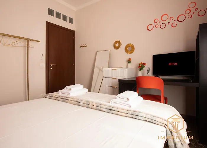 Imperium Aquaeductus - 5 Min Metro, 8 Pax, 4 Bdrm, 2 Baths, A-c, Park View Apartament Rzym