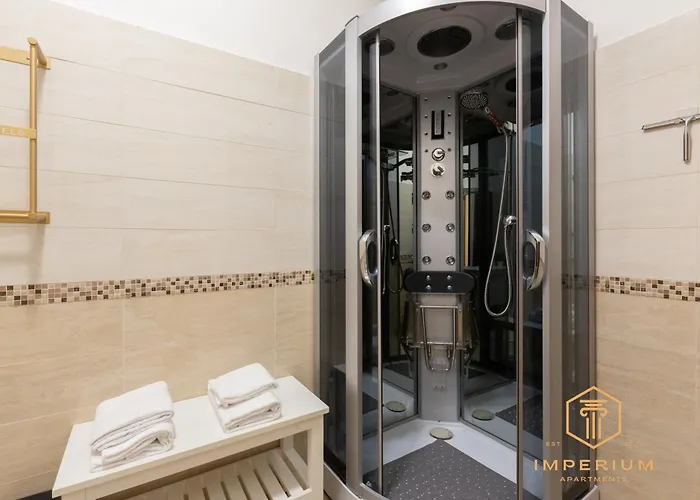 Imperium Aquaeductus - 5 Min Metro, 8 Pax, 4 Bdrm, 2 Baths, A-c, Park View *