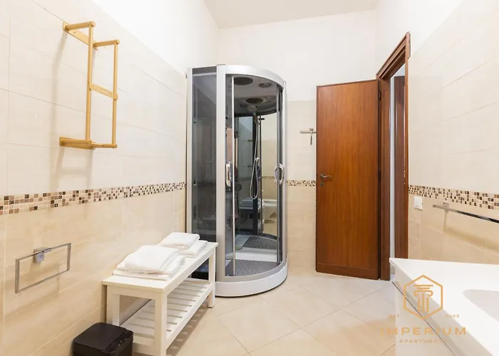 Imperium Aquaeductus - 5 Min Metro, 8 Pax, 4 Bdrm, 2 Baths, A-c, Park View *